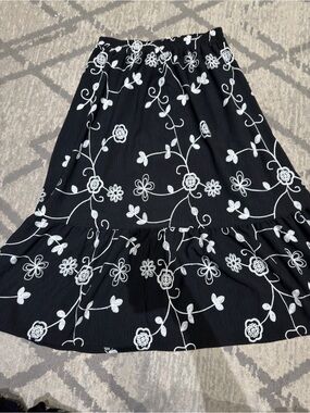 Black Floral Embroidered Midi Skirt - Brand Unknown